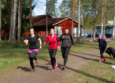 Lotta kollar löpsteg